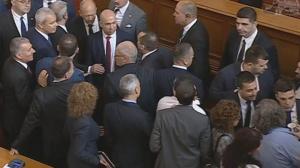 Депутати от Възраждане и ПП скочиха да се саморазправят